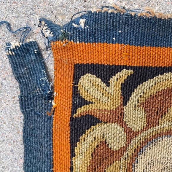 Gorgeous pictorial French tapestry - Picture 8 of 8